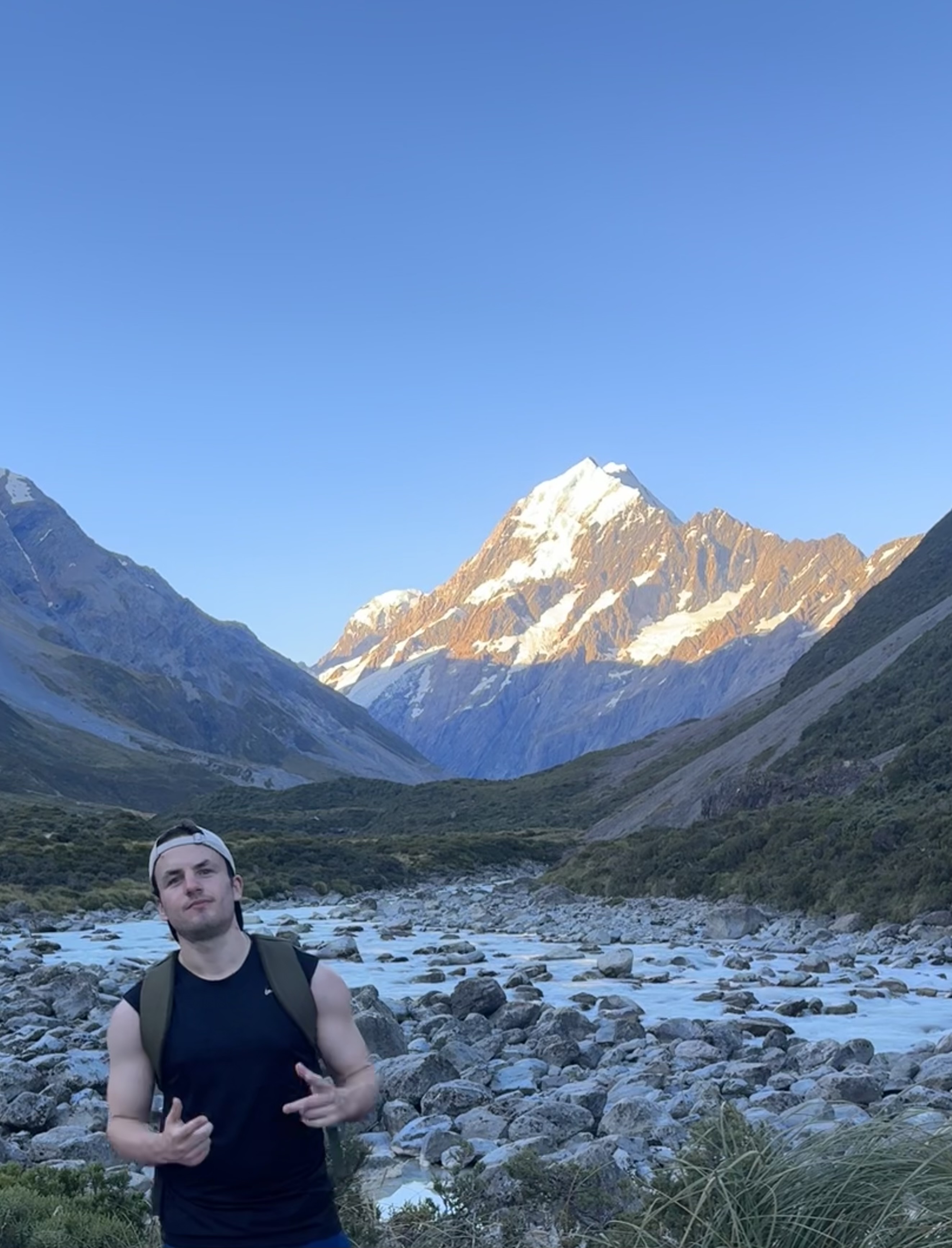 Hiking at Aorkai/Mt. Cook
